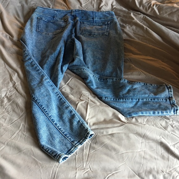NWOT Women’s No Boundaries High Rise Straight Leg Mom Jeans - Light Jean Wash - Picture 2 of 13